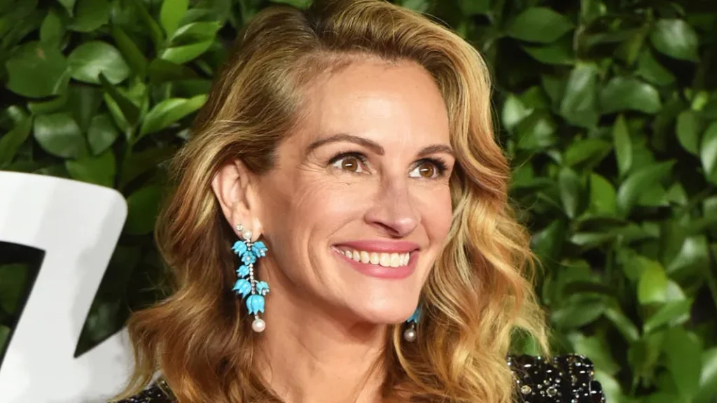 Despite Earning Millions, Julia Roberts Cooks 3 Meals Daily, Sews for Her 3 Kids & Cleans up the Kitchen